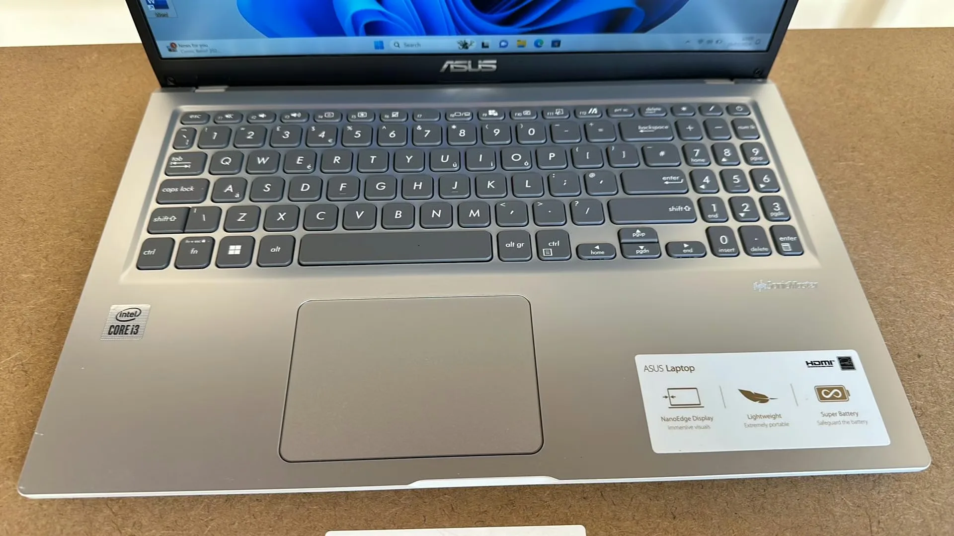 Asus X515J - Intel Core I3-1005G1 - 8GB RAM - 256GB SSD - 15.6" Screen with Windows 11 Home and Office 2021 Professional Plus - product detail image 2 of 9