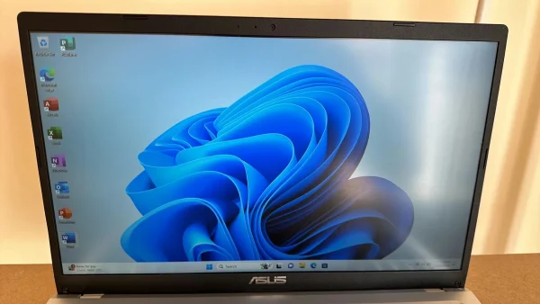 Asus X515J - Intel Core I3-1005G1 - 8GB RAM - 256GB SSD - 15.6" Screen with Windows 11 Home and Office 2021 Professional Plus - product detail image 3 of 9