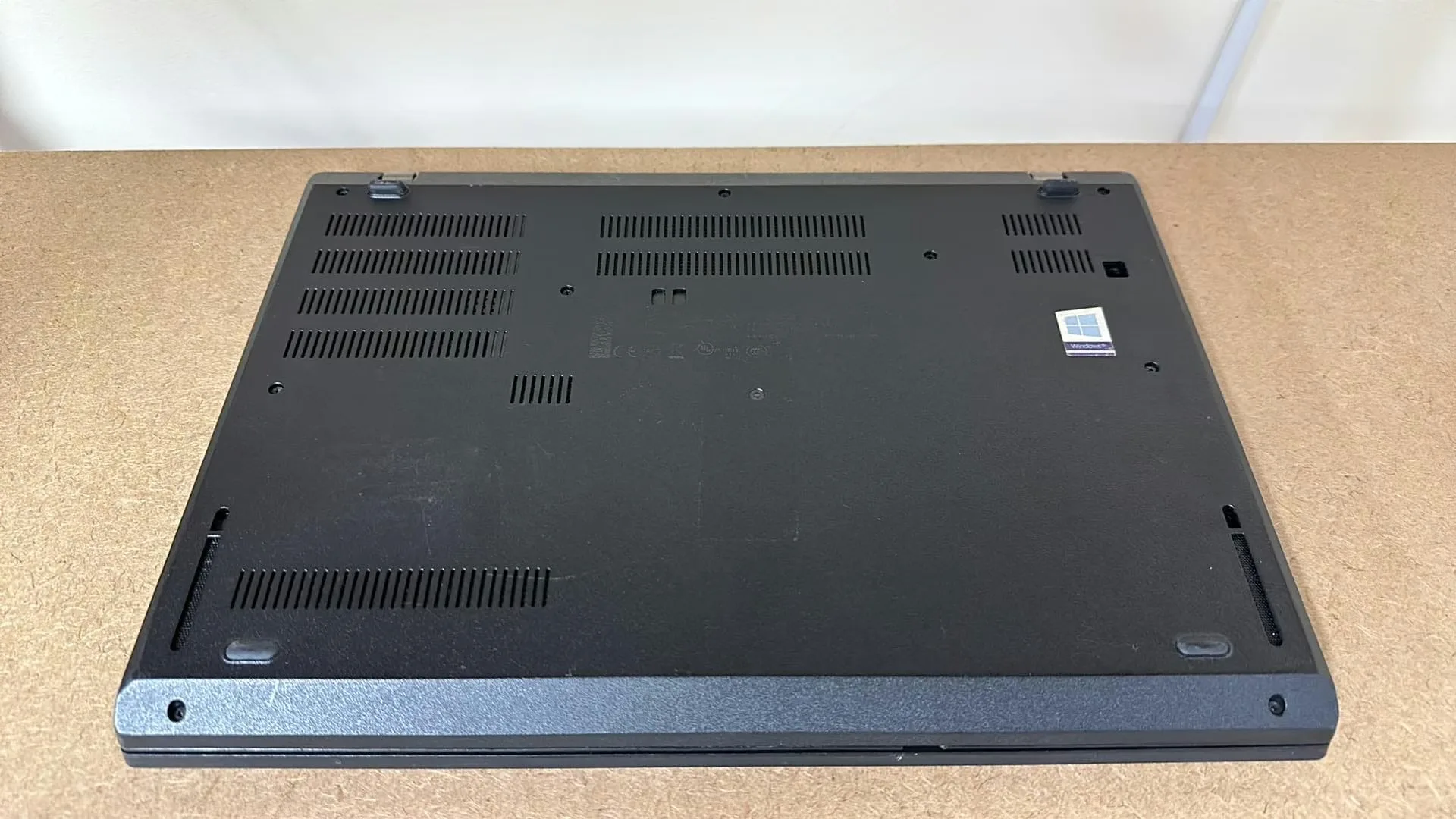 Lenovo Thinkpad L480 - Intel Core I5-8250U - 8GB RAM - 128GB SSD - 14" Screen with Windows 11 Pro and Office 2021 Professional Plus - product detail image 2 of 10