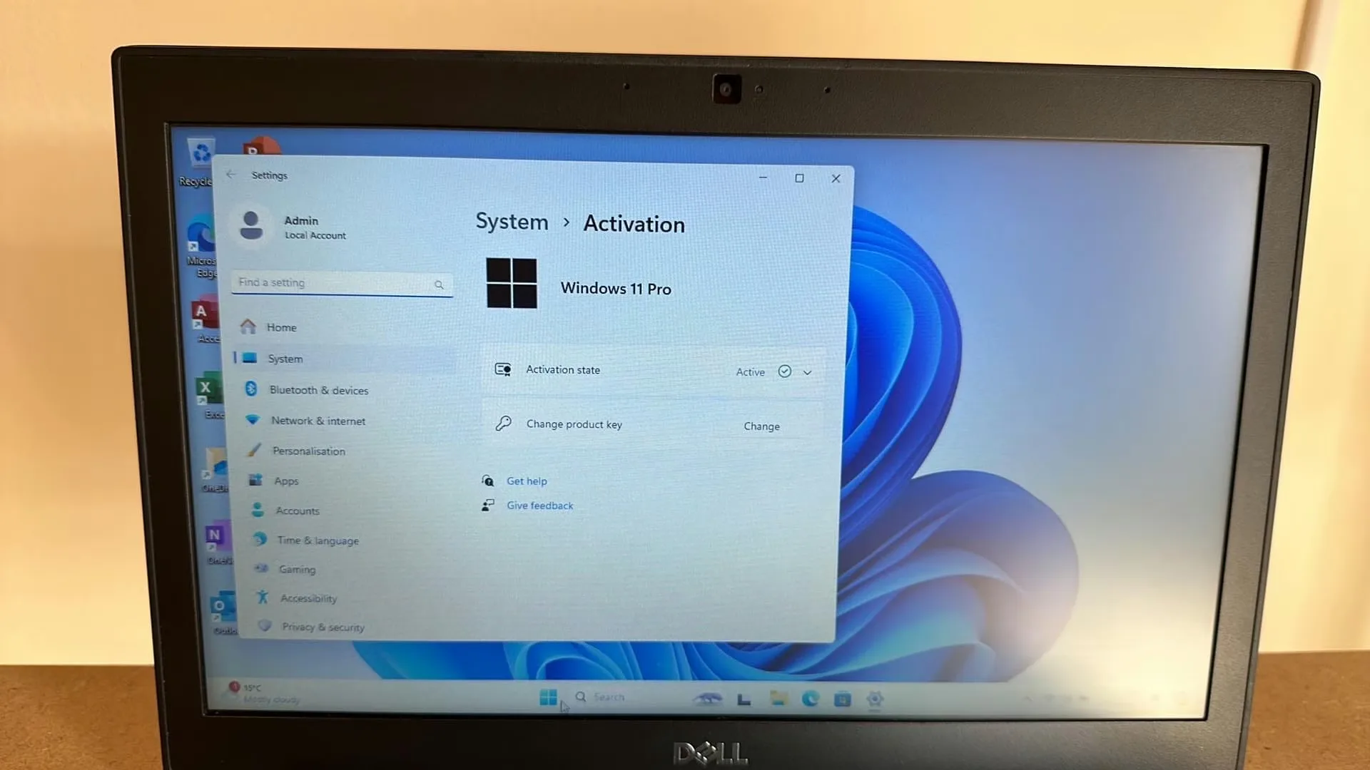 Dell Latitude 7290 - Intel Core i7-8650U - 16GB RAM - 256GB SSD - 12.5" Screen with Windows 11 Pro and Office 2021 Professional Plus - product detail image 2 of 8