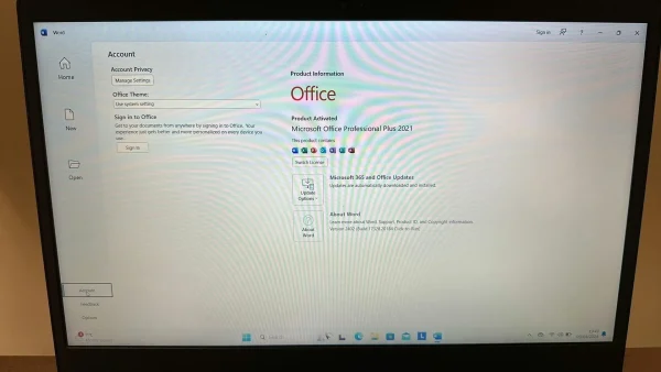 Lenovo V15-IIL - Intel Core I5-1035G1 - 4GB RAM - 256GB SSD - 15.6" Screen with Windows 11 Pro and Office 2021 Professional Plus - product detail image 4 of 9