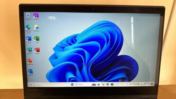 Lenovo ThinkPad Yoga 370 - Intel Core I5-7300U - 16GB RAM - 256GB SSD - 13.3" Screen with Windows 11 Pro and Office 2021 Professional Plus - product detail image 6 of 9