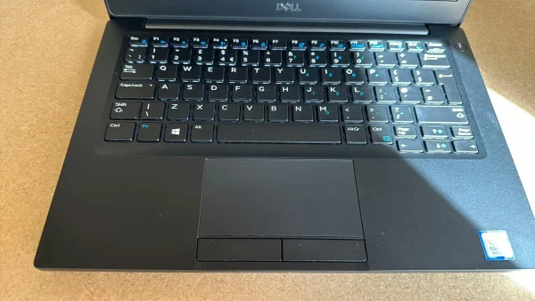 Dell Latitude 7290 - Intel Core i7-8650U - 16GB RAM - 256GB SSD - 12.5" Screen with Windows 11 Pro and Office 2021 Professional Plus - product detail image 3 of 8